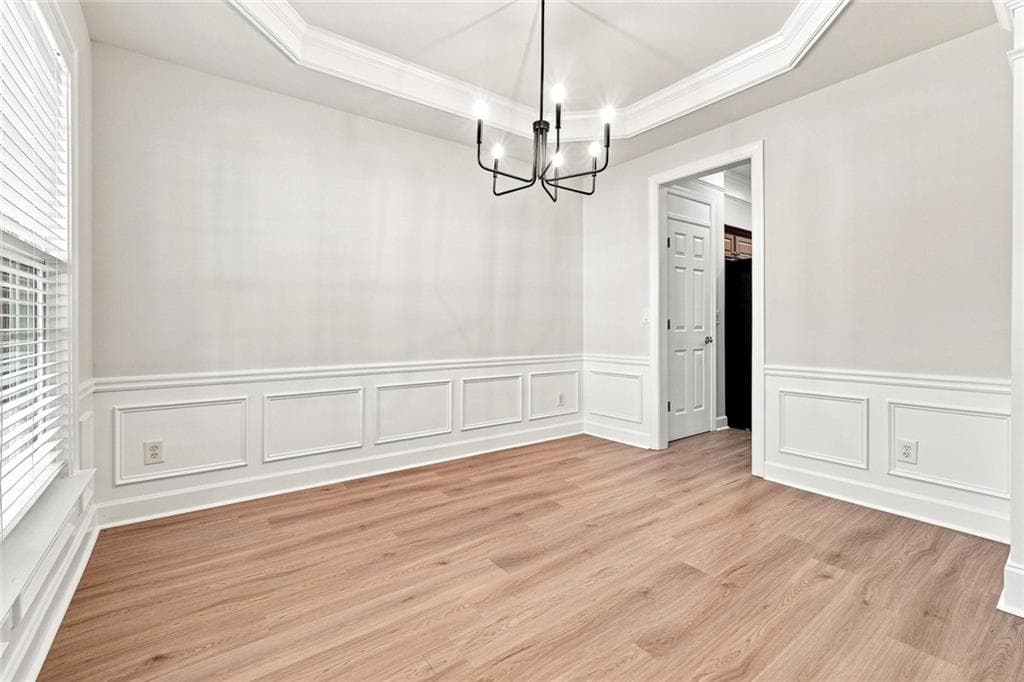 3 bedroom, 3 bathroom, 3,136 sq ft townhouse under contract at 10 Hemingbrough Way, Johns Creek, GA 30022 — photo 7