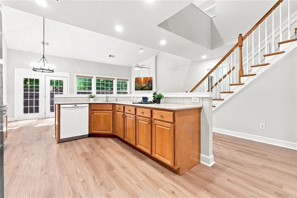 3 bedroom, 3 bathroom, 3,136 sq ft townhouse under contract at 10 Hemingbrough Way, Johns Creek, GA 30022 — photo 9