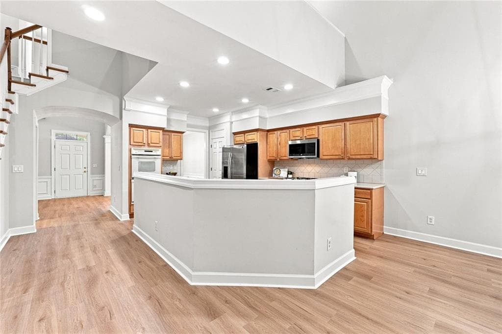3 bedroom, 3 bathroom, 3,136 sq ft townhouse under contract at 10 Hemingbrough Way, Johns Creek, GA 30022 — photo 10