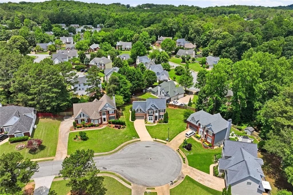 4 bedroom, 4 bathroom, 3,917 sq ft single family residence under contract at 5437 Blue Cedar Drive, Sugar Hill, GA 30518 — photo 4