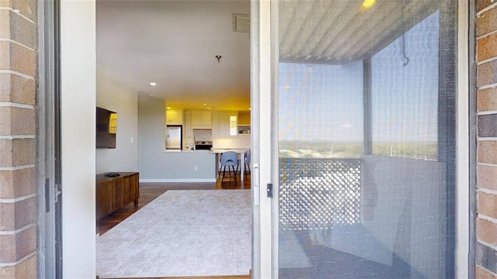 1 bedroom, 1 bathroom, 760 sq ft condominium under contract at 300 Johnson Ferry Road B1003, Sandy Springs, GA 30328 — photo 5