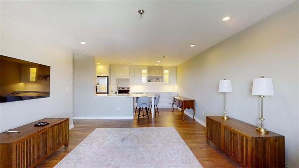 1 bedroom, 1 bathroom, 760 sq ft condominium under contract at 300 Johnson Ferry Road B1003, Sandy Springs, GA 30328 — photo 6