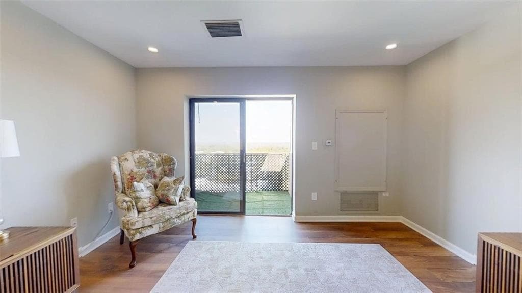 1 bedroom, 1 bathroom, 760 sq ft condominium under contract at 300 Johnson Ferry Road B1003, Sandy Springs, GA 30328 — photo 7