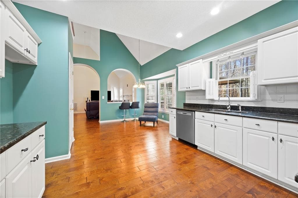 4 bedroom, 3 bathroom, 2,494 sq ft single family residence for sale at 165 Redspire Lane, Fayetteville, GA 30215 — photo 7