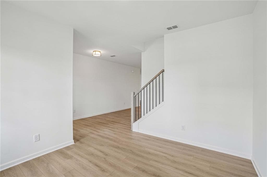 5 bedroom, 4 bathroom, 2,801 sq ft single family residence for sale at 709 Mistwood Way, Cartersville, GA 30120 — photo 7
