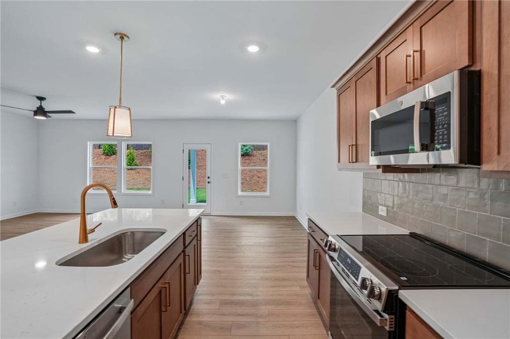 5 bedroom, 4 bathroom, 2,801 sq ft single family residence for sale at 709 Mistwood Way, Cartersville, GA 30120 — photo 9