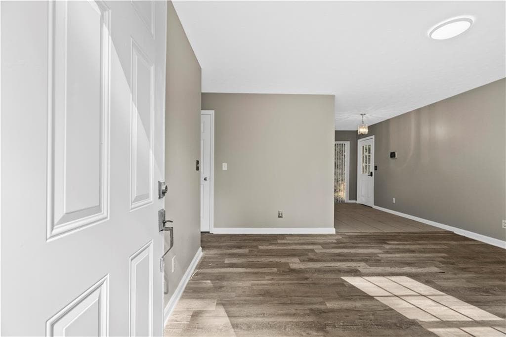 3 bedroom, 2 bathroom, 984 sq ft single family residence for sale at 258 Curtis Circle, Calhoun, GA 30701 — photo 6