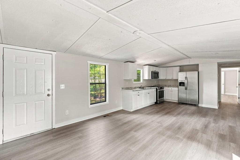2 bedroom, 2 bathroom single family residence under contract at 61 Brett Lane, Temple, GA 30179 — photo 3
