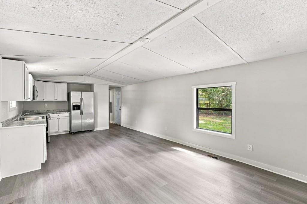 2 bedroom, 2 bathroom single family residence under contract at 61 Brett Lane, Temple, GA 30179 — photo 6