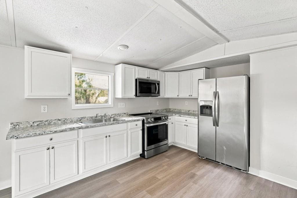 2 bedroom, 2 bathroom single family residence under contract at 61 Brett Lane, Temple, GA 30179 — photo 8