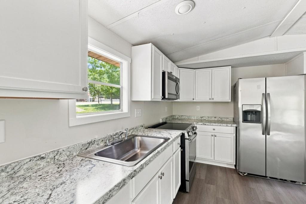 2 bedroom, 2 bathroom single family residence under contract at 61 Brett Lane, Temple, GA 30179 — photo 10