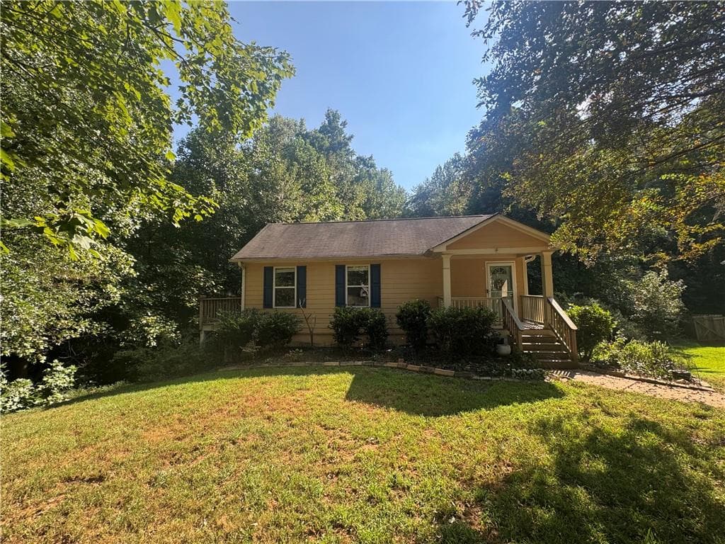 2 bedroom, 2 bathroom, 1,292 sq ft single family residence for sale at 5870 Habitat Drive, Gainesville, GA 30506 — photo 1 of 34