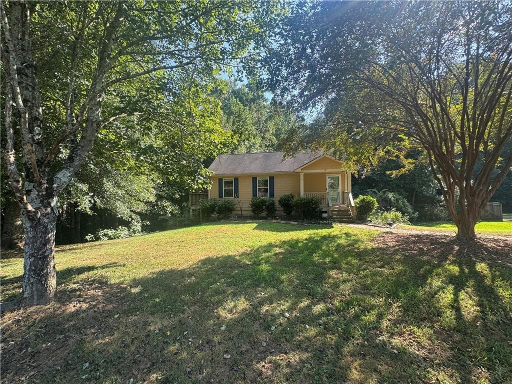 2 bedroom, 2 bathroom, 1,292 sq ft single family residence for sale at 5870 Habitat Drive, Gainesville, GA 30506 — photo 2