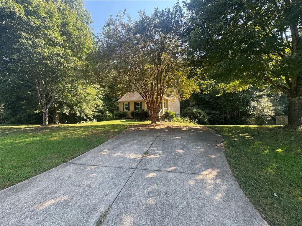 2 bedroom, 2 bathroom, 1,292 sq ft single family residence for sale at 5870 Habitat Drive, Gainesville, GA 30506 — photo 4