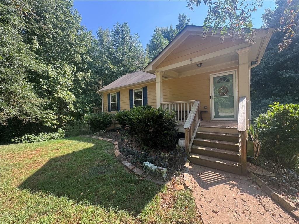 2 bedroom, 2 bathroom, 1,292 sq ft single family residence for sale at 5870 Habitat Drive, Gainesville, GA 30506 — photo 5