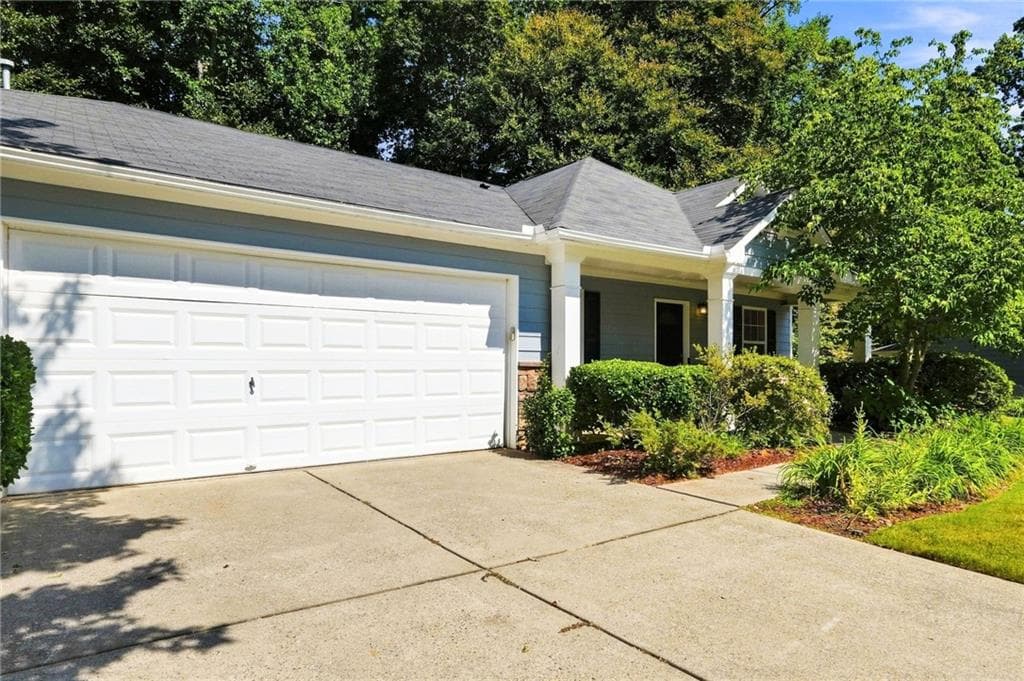3 bedroom, 2 bathroom, 2,161 sq ft single family residence for sale at 140 Magnolia Creek Drive, Canton, GA 30115 — photo 2