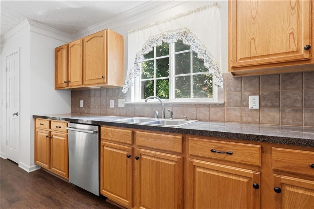 3 bedroom, 2 bathroom, 2,161 sq ft single family residence for sale at 140 Magnolia Creek Drive, Canton, GA 30115 — photo 9