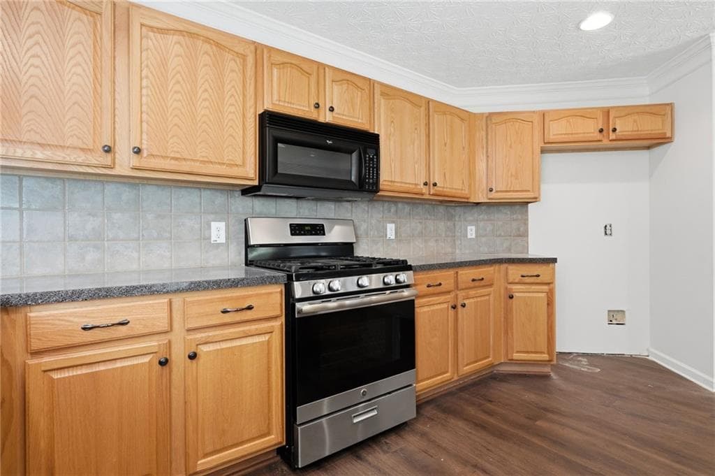 3 bedroom, 2 bathroom, 2,161 sq ft single family residence for sale at 140 Magnolia Creek Drive, Canton, GA 30115 — photo 10