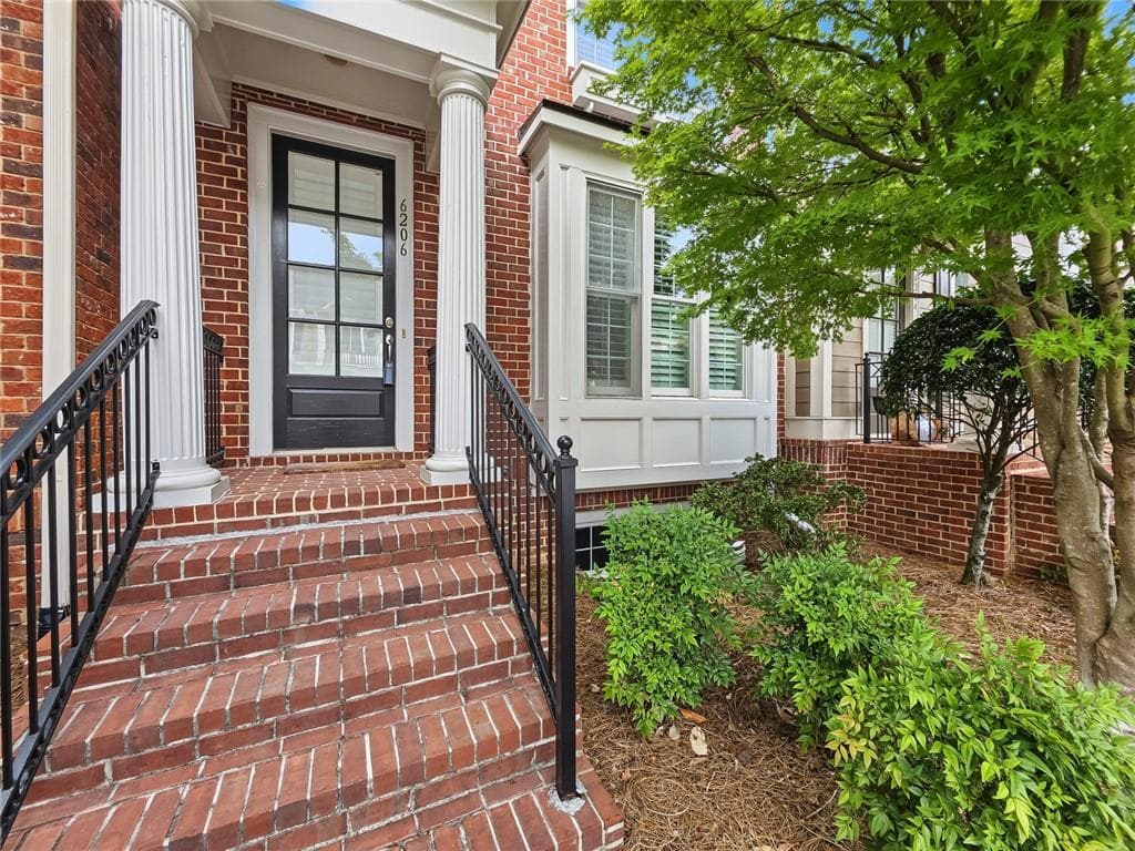 2 bedroom, 3 bathroom, 2,218 sq ft townhouse for sale at 6206 Carriage Gate Lane 6, Mableton, GA 30126
