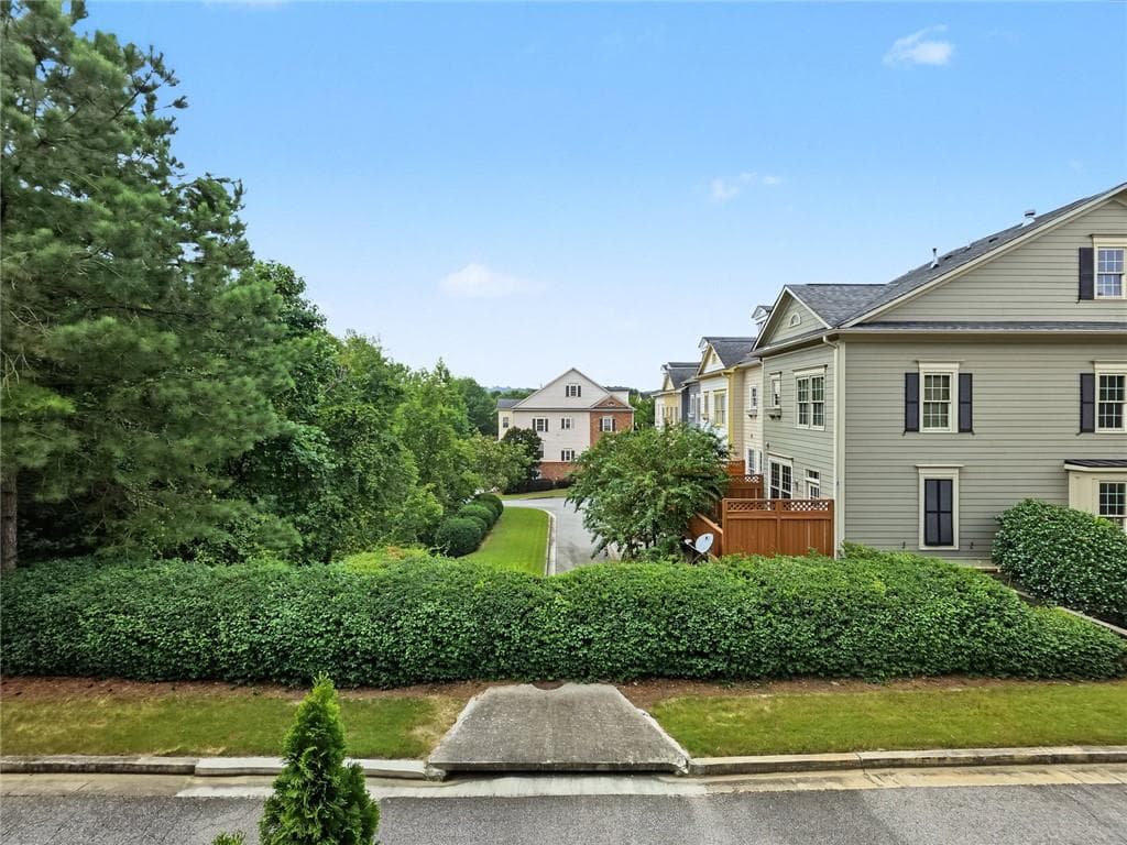 2 bedroom, 3 bathroom, 2,218 sq ft townhouse for sale at 6206 Carriage Gate Lane 6, Mableton, GA 30126 — photo 3