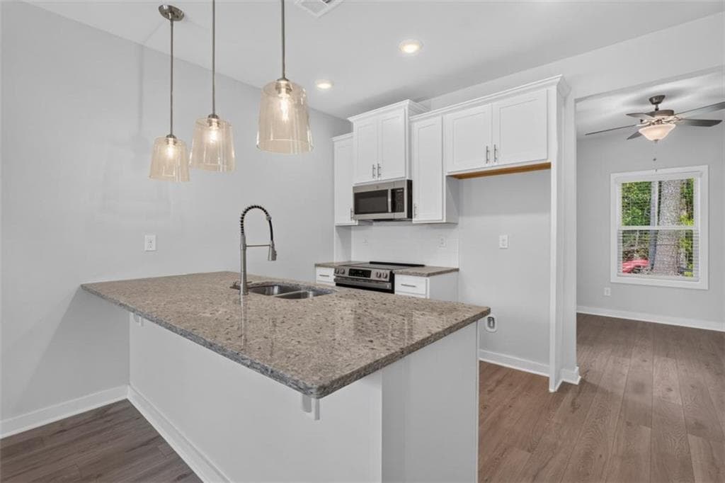 1 bedroom, 2 bathroom, 707 sq ft single family residence for sale at 410 Dempsey Drive, Fayetteville, GA 30214 — photo 4