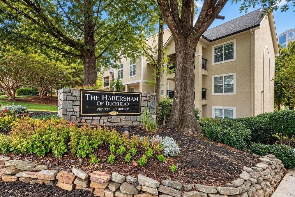 1 bedroom, 1 bathroom, 696 sq ft condominium for rent at 3655 Habersham Road 131, Atlanta, GA 30305 for $1,375 a month — photo 2