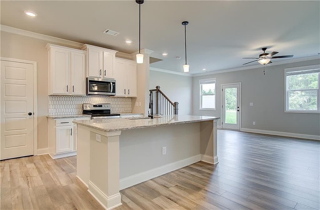 3 bedroom, 3 bathroom, 1,894 sq ft townhouse for rent at 4637 Cypress Landing Way, Gainesville, GA 30504 for $2,099 a month — photo 5