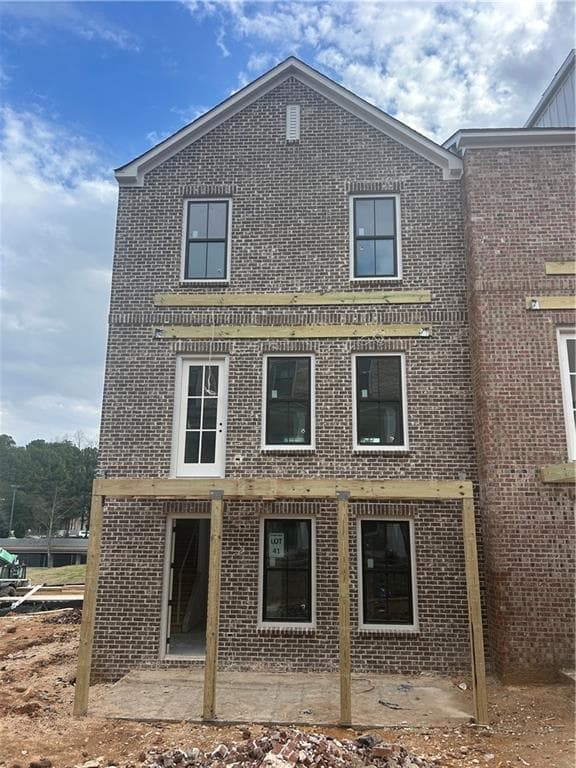 4 bedroom, 4 bathroom, 2,767 sq ft townhouse under contract at 2213 Wexford Drive 45, Brookhaven, GA 30319