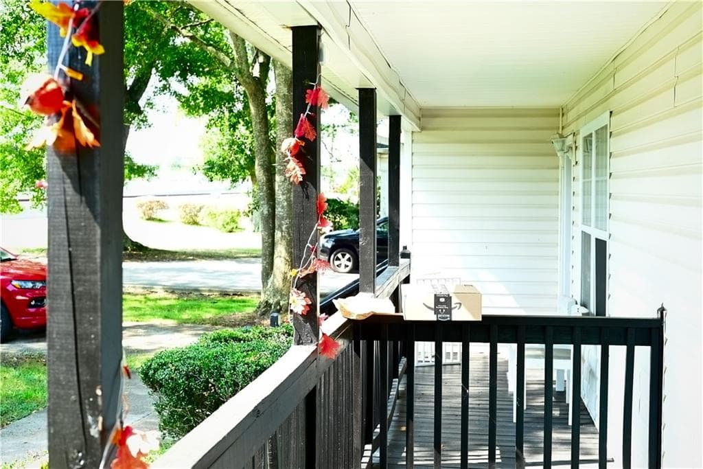 6 bedroom, 6 bathroom, 2,928 sq ft townhouse for sale at 6189 E Strickland Street, Douglasville, GA 30134 — photo 4