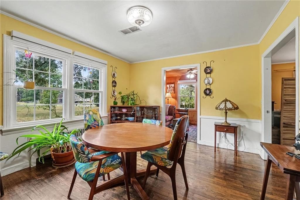3 bedroom, 2 bathroom, 1,880 sq ft single family residence under contract at 114 Etowah Drive, Cartersville, GA 30120 — photo 3