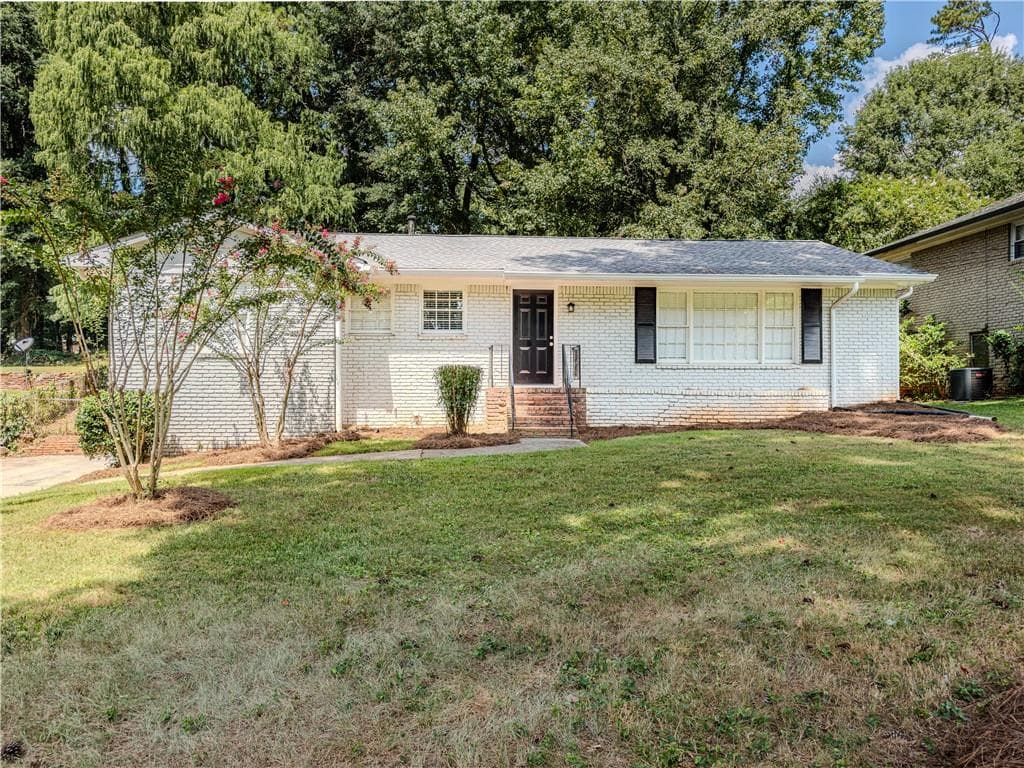 4 bedroom, 2 bathroom, 2,160 sq ft single family residence for sale at 3532 Dial Dr, Stone Mountain, GA 30083 — photo 3