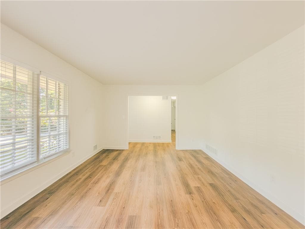4 bedroom, 2 bathroom, 2,160 sq ft single family residence for sale at 3532 Dial Dr, Stone Mountain, GA 30083 — photo 8