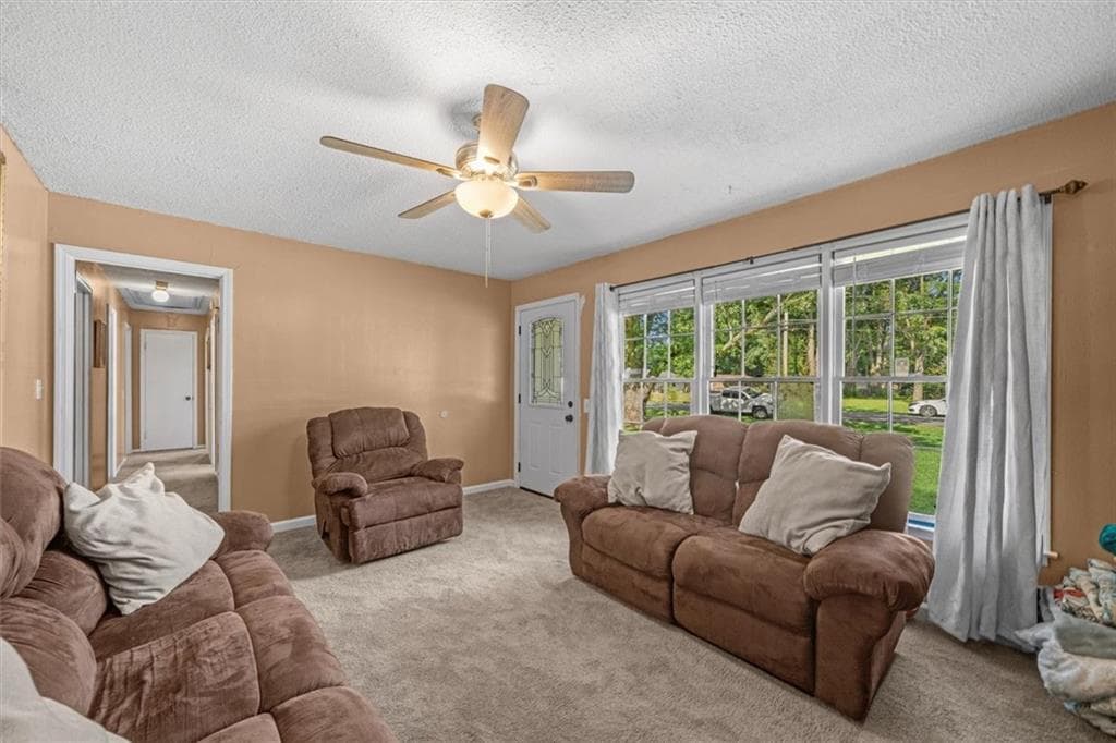 3 bedroom, 2 bathroom, 1,377 sq ft single family residence for sale at 123 Donna Street, Calhoun, GA 30701 — photo 4
