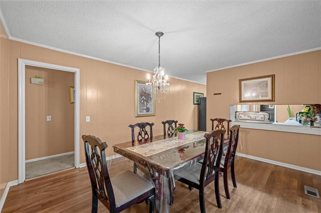 3 bedroom, 2 bathroom, 1,377 sq ft single family residence for sale at 123 Donna Street, Calhoun, GA 30701 — photo 7