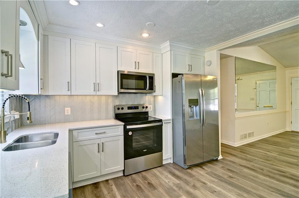 3 bedroom, 2 bathroom, 1,154 sq ft single family residence for rent at 6428 Paradise Point Road, Flowery Branch, GA 30542 for $2,200 a month — photo 9