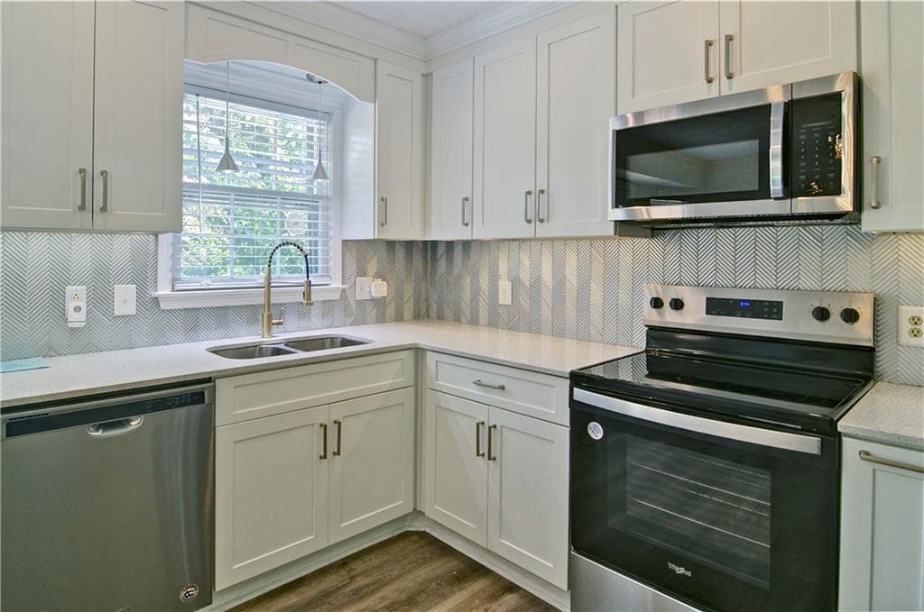 3 bedroom, 2 bathroom, 1,154 sq ft single family residence for rent at 6428 Paradise Point Road, Flowery Branch, GA 30542 for $2,200 a month — photo 7