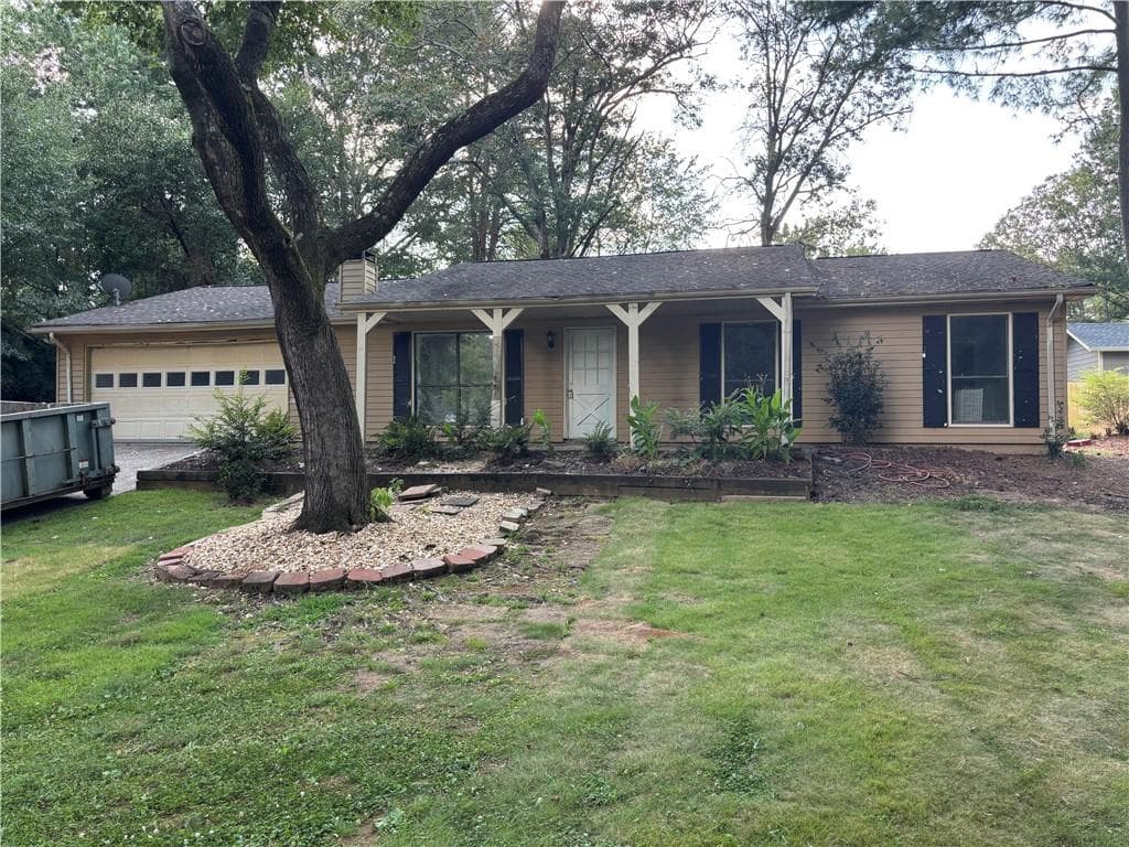 3 bedroom, 2 bathroom, 1,518 sq ft single family residence for rent at 3 Parkmont Trace, Roswell, GA 30076 for $2,900 a month — photo 1 of 1