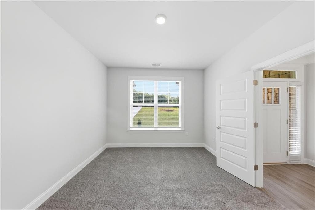 5 bedroom, 4 bathroom, 3,327 sq ft single family residence for sale at 5363 Modena Drive, Douglasville, GA 30135 — photo 4