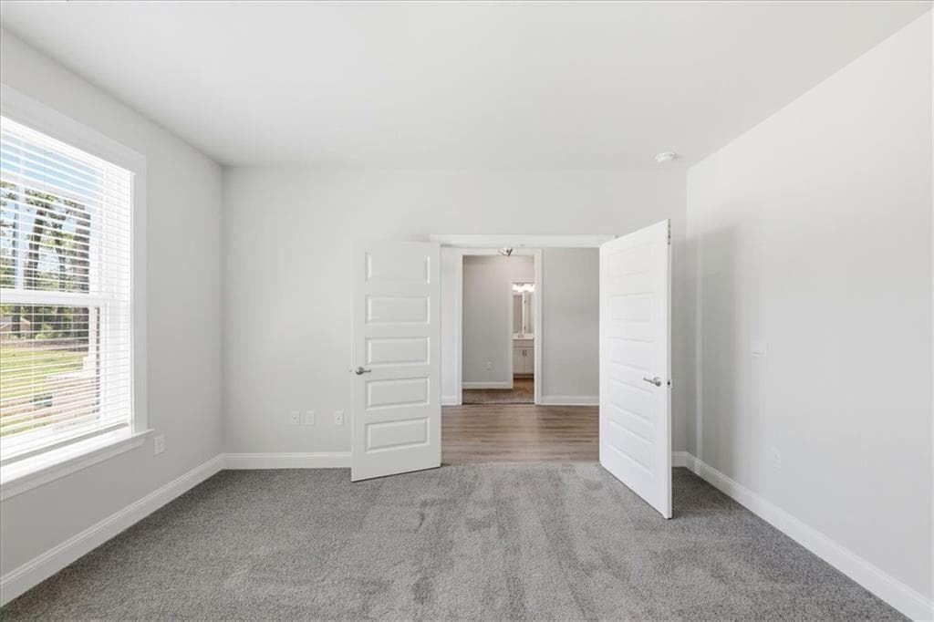 5 bedroom, 4 bathroom, 3,327 sq ft single family residence for sale at 5363 Modena Drive, Douglasville, GA 30135 — photo 5