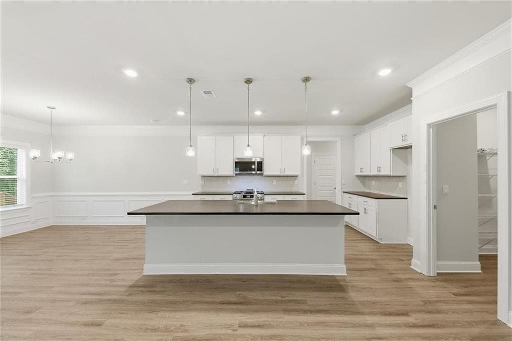 5 bedroom, 4 bathroom, 3,327 sq ft single family residence for sale at 5363 Modena Drive, Douglasville, GA 30135 — photo 8