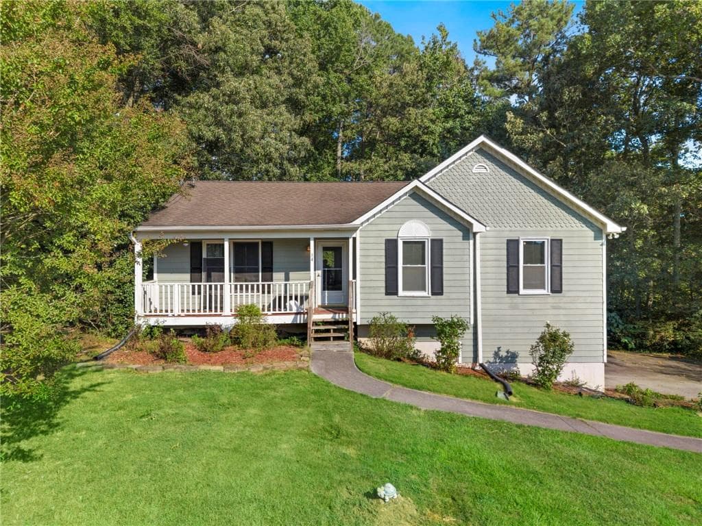 3 bedroom, 2 bathroom, 1,256 sq ft single family residence for sale at 34 Bradford Drive, Cartersville, GA 30120 — photo 2