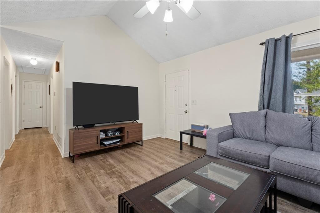 3 bedroom, 2 bathroom, 1,256 sq ft single family residence for sale at 34 Bradford Drive, Cartersville, GA 30120 — photo 7