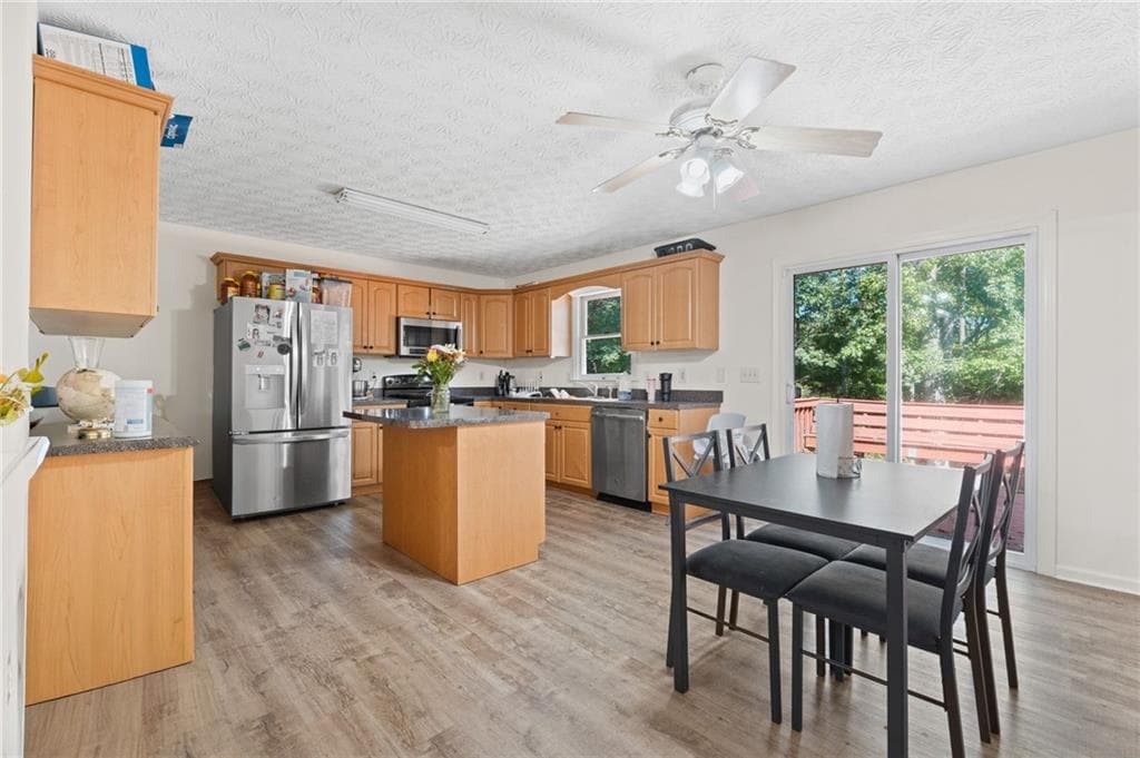 3 bedroom, 2 bathroom, 1,256 sq ft single family residence for sale at 34 Bradford Drive, Cartersville, GA 30120 — photo 8
