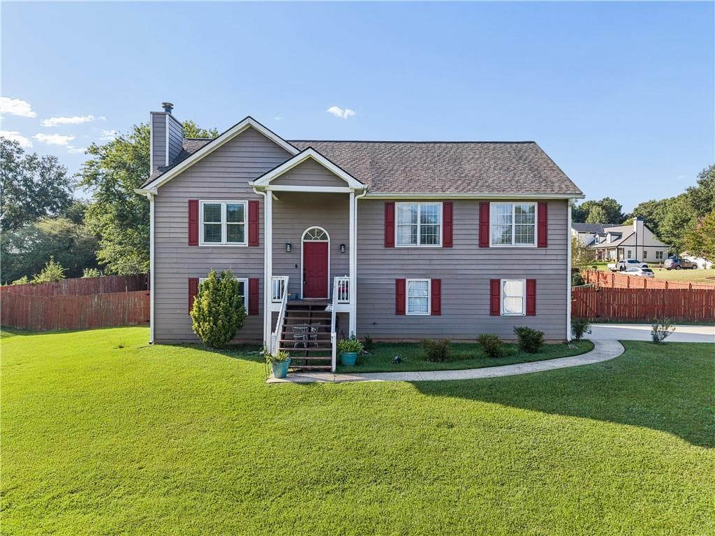 4 bedroom, 3 bathroom, 2,172 sq ft single family residence for sale at 652 Thorn Brook Ridge, Bethlehem, GA 30620