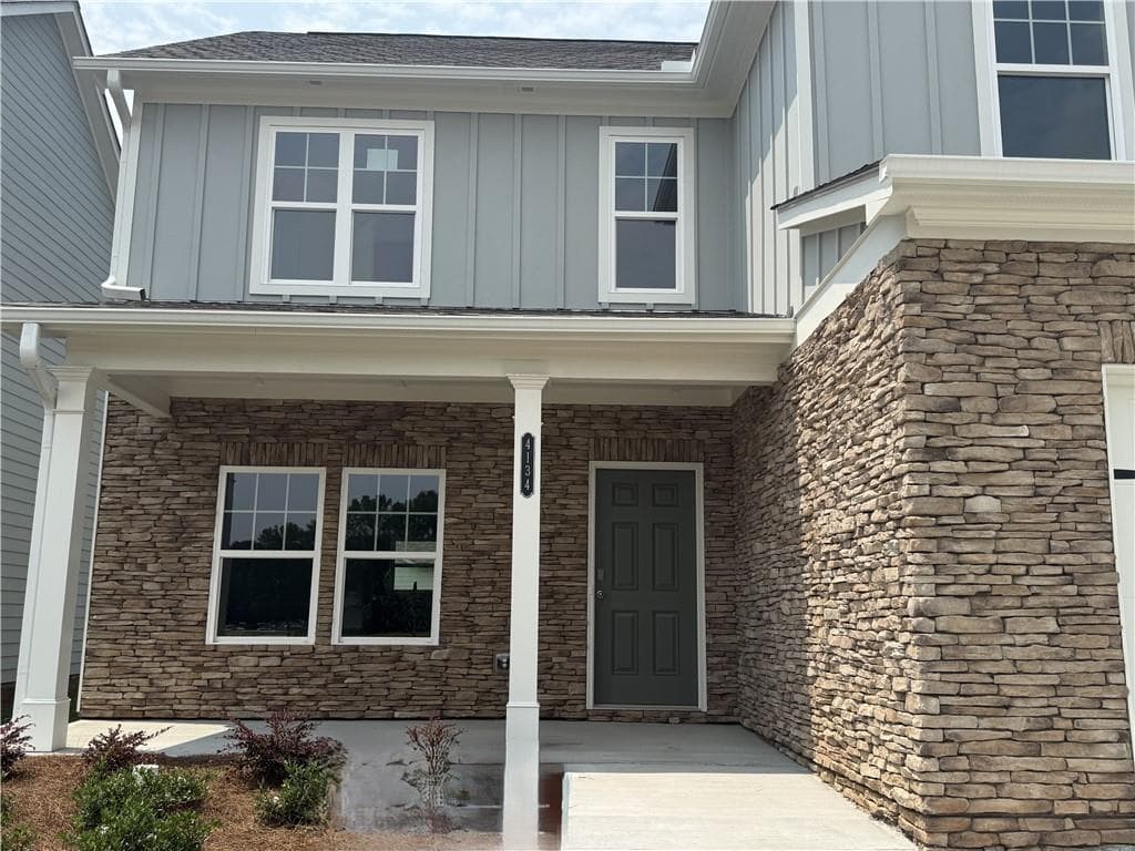 4 bedroom, 3 bathroom, 2,024 sq ft single family residence under contract at 4134 Eberly Way, Flowery Branch, GA 30542 — photo 2