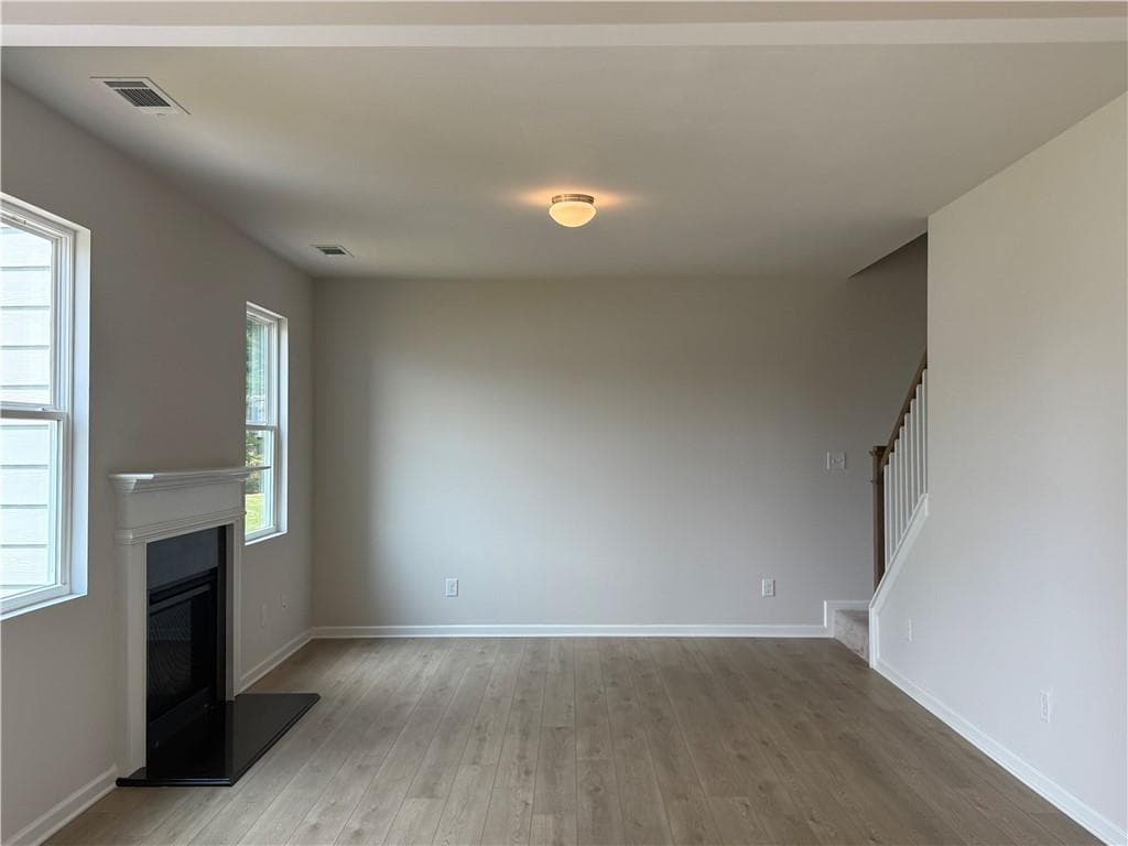 4 bedroom, 3 bathroom, 2,024 sq ft single family residence under contract at 4134 Eberly Way, Flowery Branch, GA 30542 — photo 7