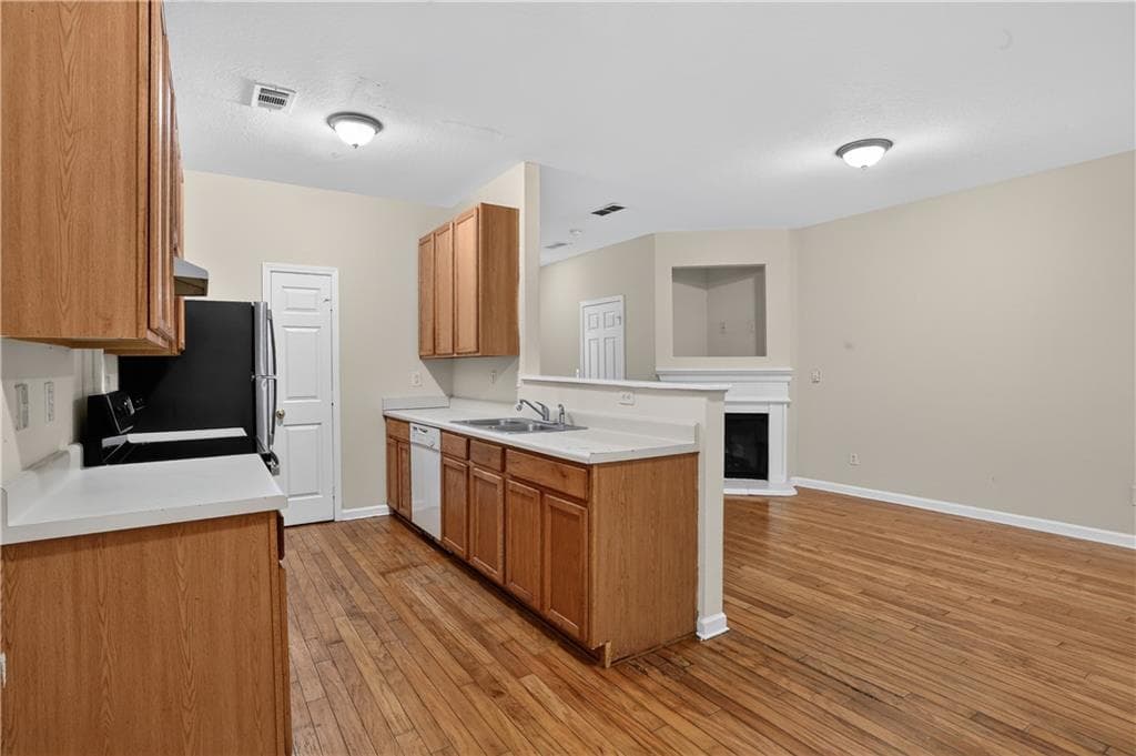 3 bedroom, 3 bathroom, 1,528 sq ft townhouse for sale at 213 Brookview Drive, Riverdale, GA 30274 — photo 7