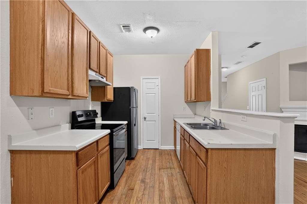 3 bedroom, 3 bathroom, 1,528 sq ft townhouse for sale at 213 Brookview Drive, Riverdale, GA 30274 — photo 9