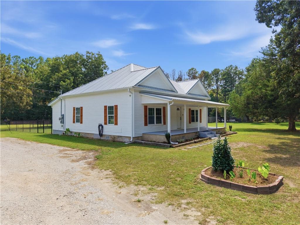 3 bedroom, 2 bathroom, 1,700 sq ft single family residence for sale at 705 Poseyville Road, Bremen, GA 30110 — photo 3