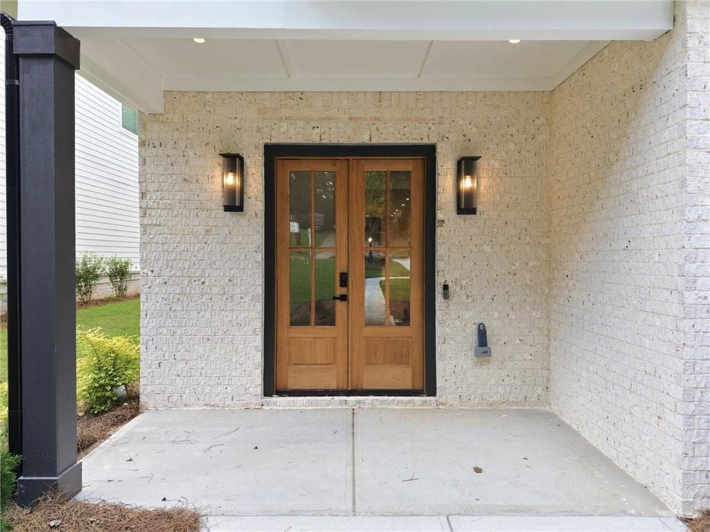 5 bedroom, 6 bathroom, 4,608 sq ft single family residence for sale at 5028 Hidden Branch Drive, Buford, GA 30518 — photo 3